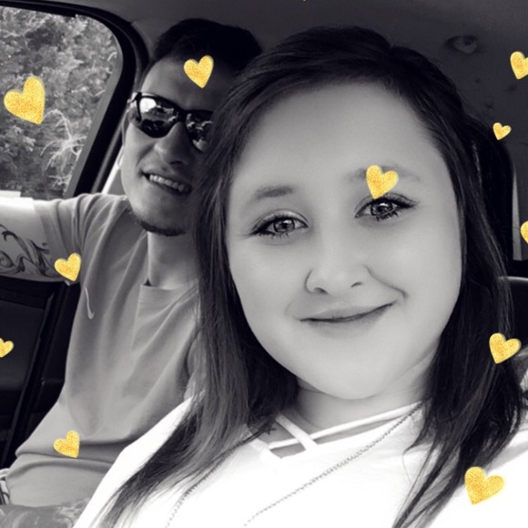 Meet your Posher, Halie - Picture 1 of 1